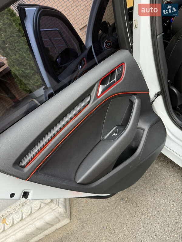 Седан Audi S3 2016 в Киеве