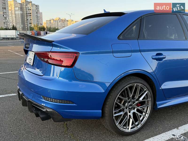 Седан Audi S3 2017 в Киеве