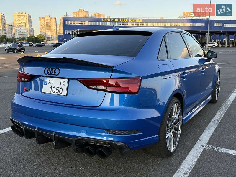 Седан Audi S3 2017 в Киеве