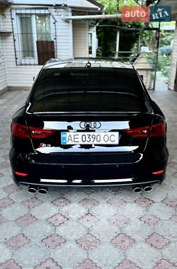 Седан Audi S3 2016 в Днепре