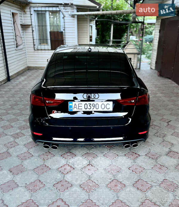 Седан Audi S3 2016 в Днепре