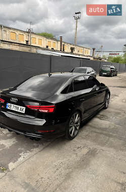 Седан Audi S3 2016 в 