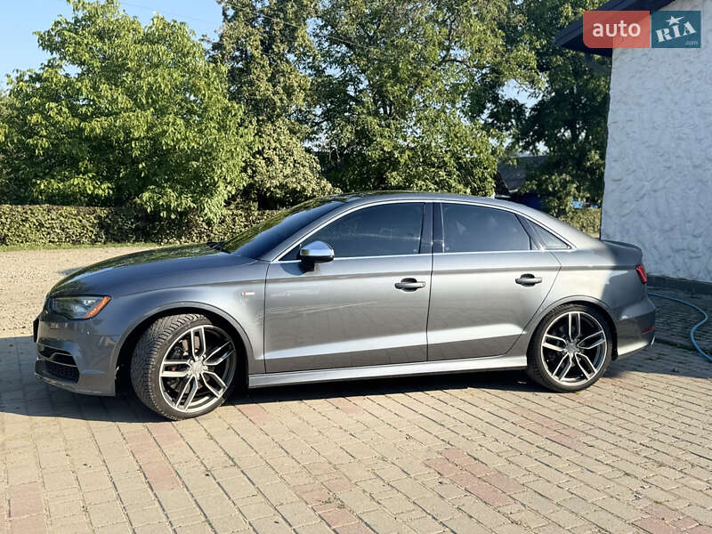 Седан Audi S3 2014 в Вижниці