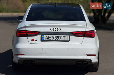 Седан Audi S3 2015 в 