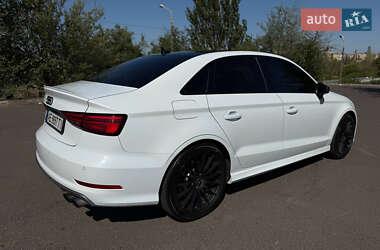 Седан Audi S3 2015 в 