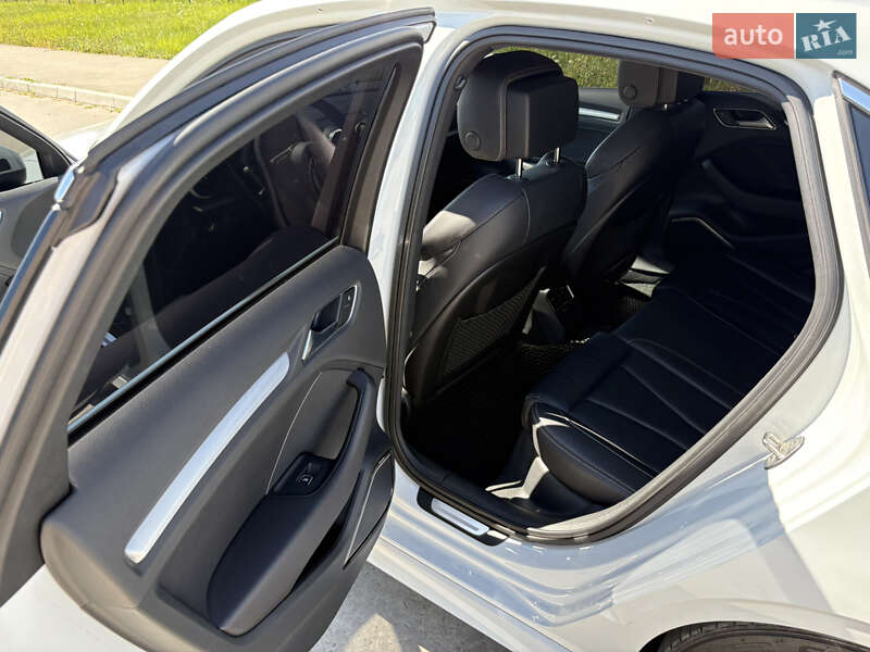 Седан Audi S3 2015 в Коростені