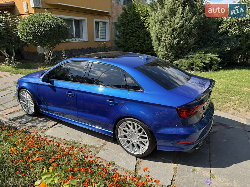 Седан Audi S3 2014 в Киеве