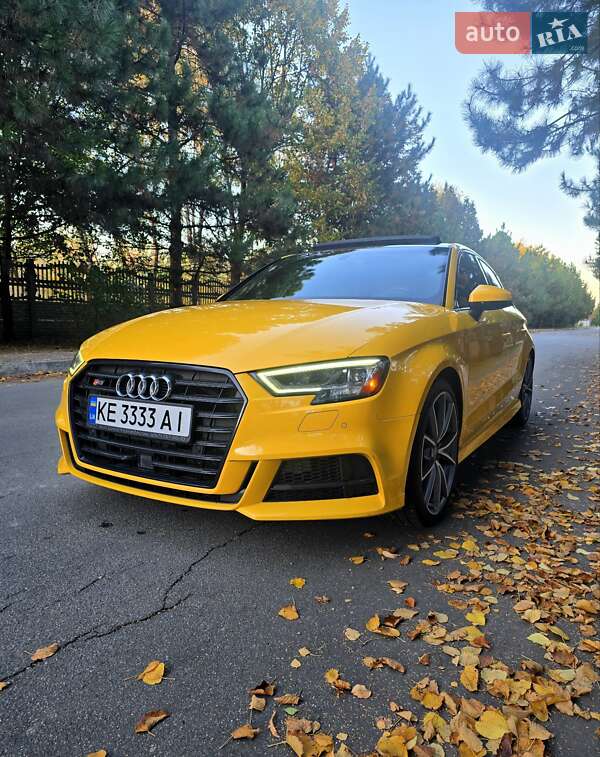 Седан Audi S3 2017 в Дніпрі