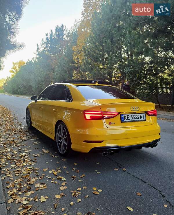 Седан Audi S3 2017 в Дніпрі