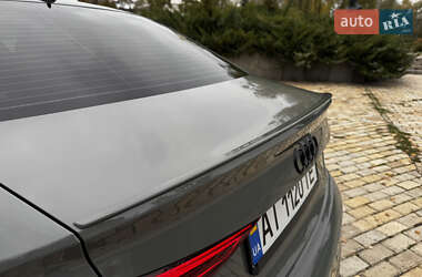 Седан Audi S3 2019 в 