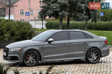 Седан Audi S3 2019 в 