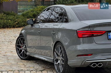 Седан Audi S3 2019 в 