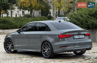 Седан Audi S3 2019 в 