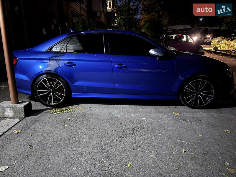 Седан Audi S3 2014 в Киеве