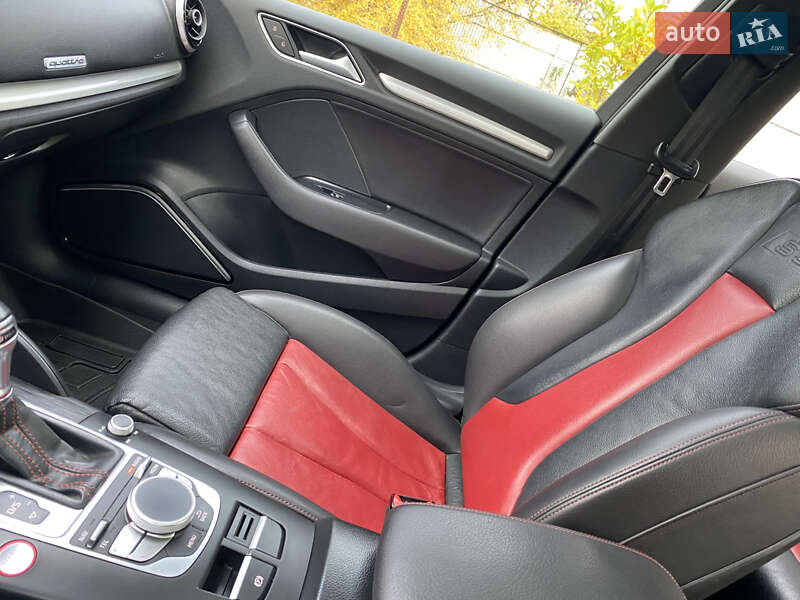 Седан Audi S3 2014 в Коломиї