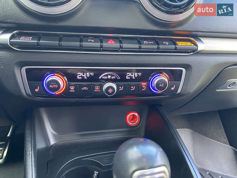 Седан Audi S3 2014 в Коломиї