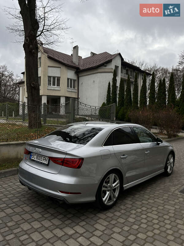 Седан Audi S3 2015 в Львові