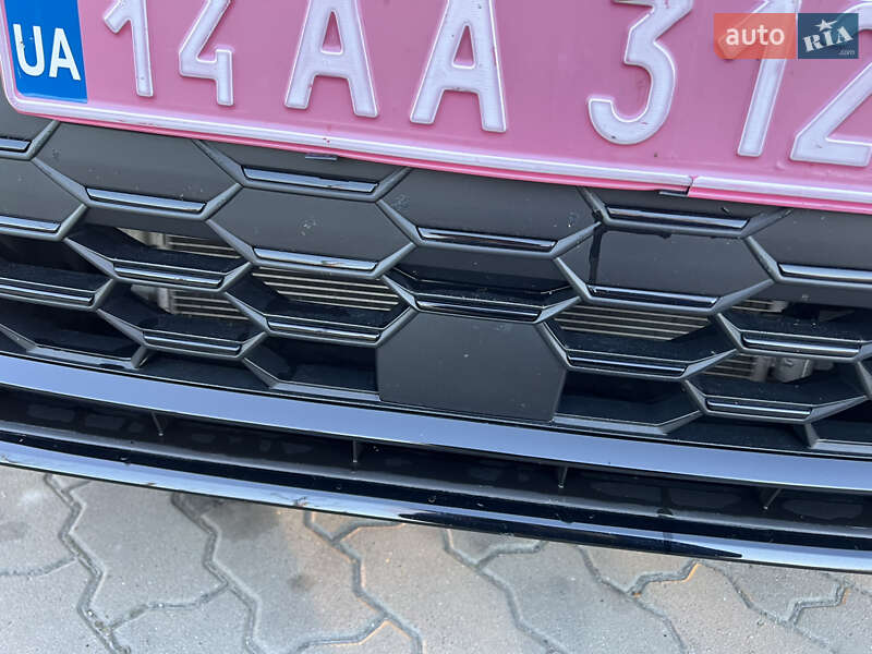 Седан Audi S3 2023 в Львові