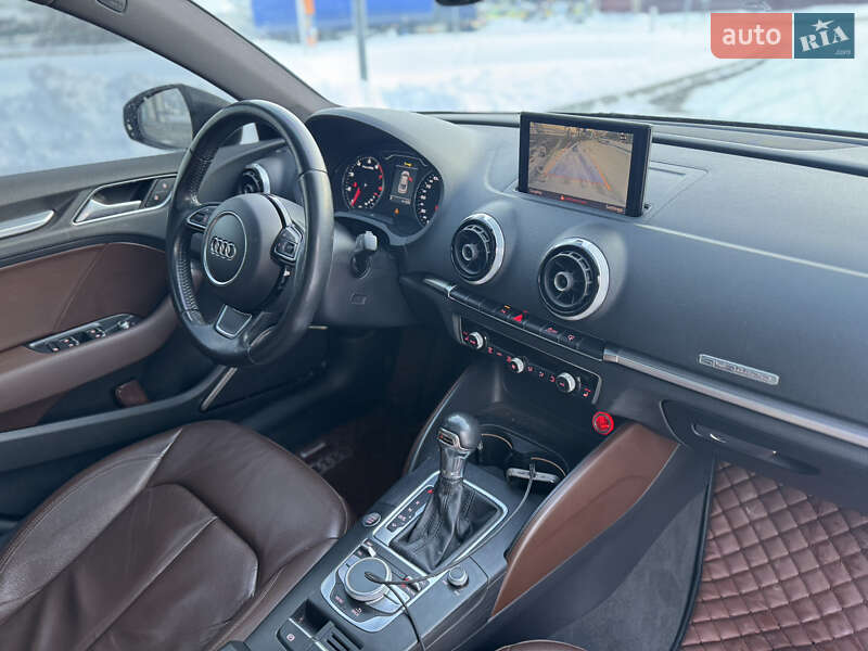 Седан Audi S3 2014 в Смілі