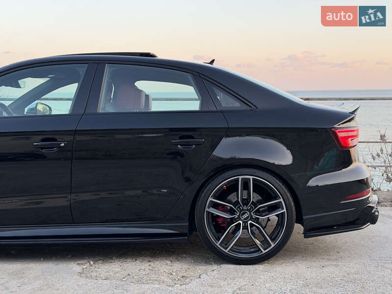Седан Audi S3 2017 в Одессе