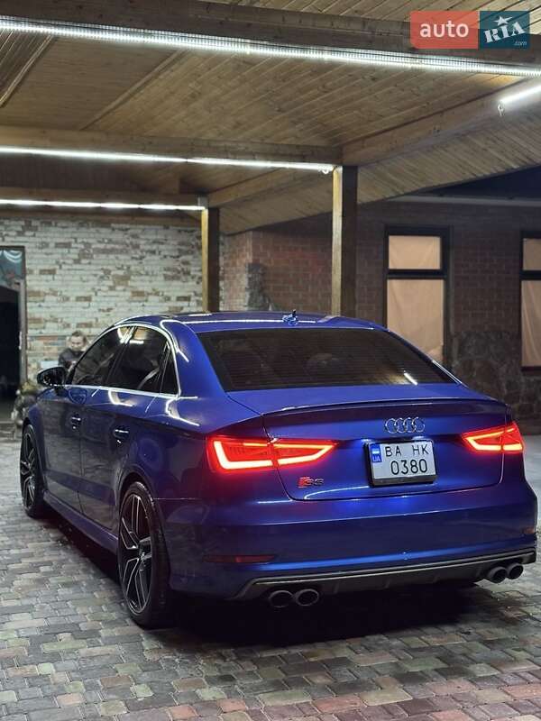 Седан Audi S3 2015 в Кропивницькому