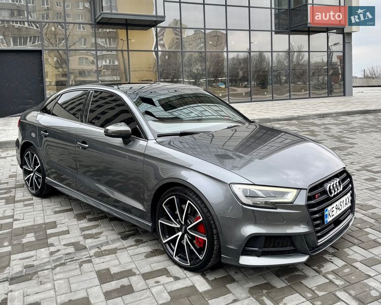 Седан Audi S3 2017 в Дніпрі