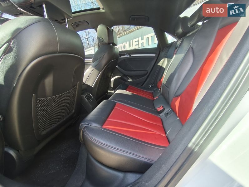 Седан Audi S3 2015 в Киеве
