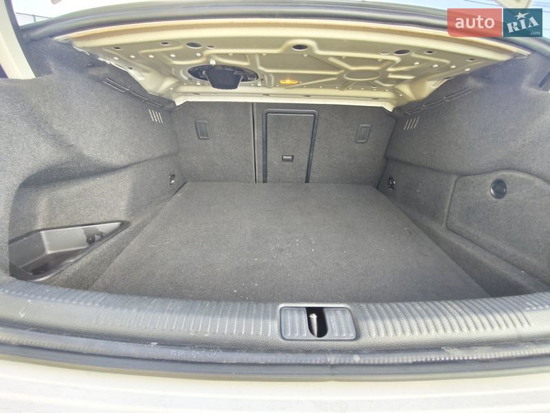 Седан Audi S3 2015 в Киеве