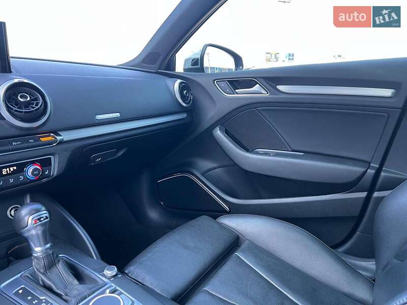 Седан Audi S3 2017 в Львове