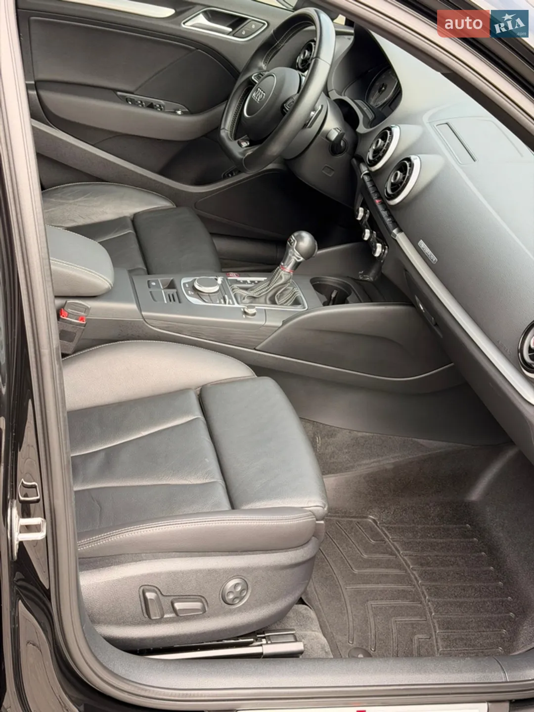 2016 Audi S3 - мініатюра 26