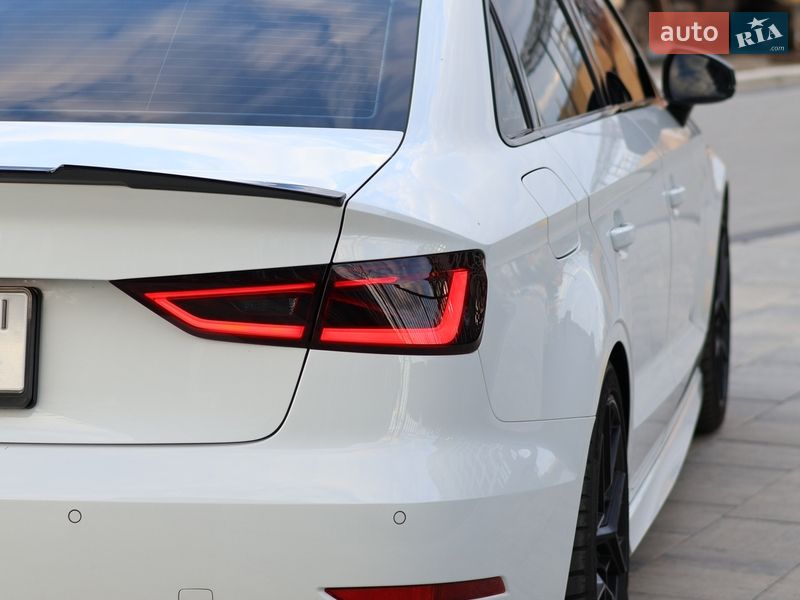 Седан Audi S3 2015 в Кропивницькому