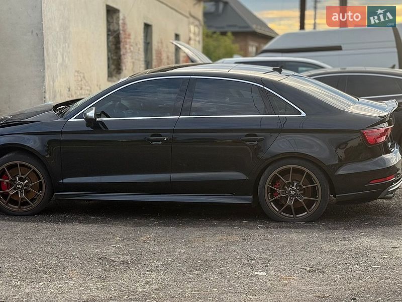Седан Audi S3 2020 в Львові