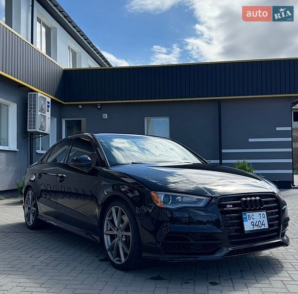 Седан Audi S3 2015 в Шептицькому