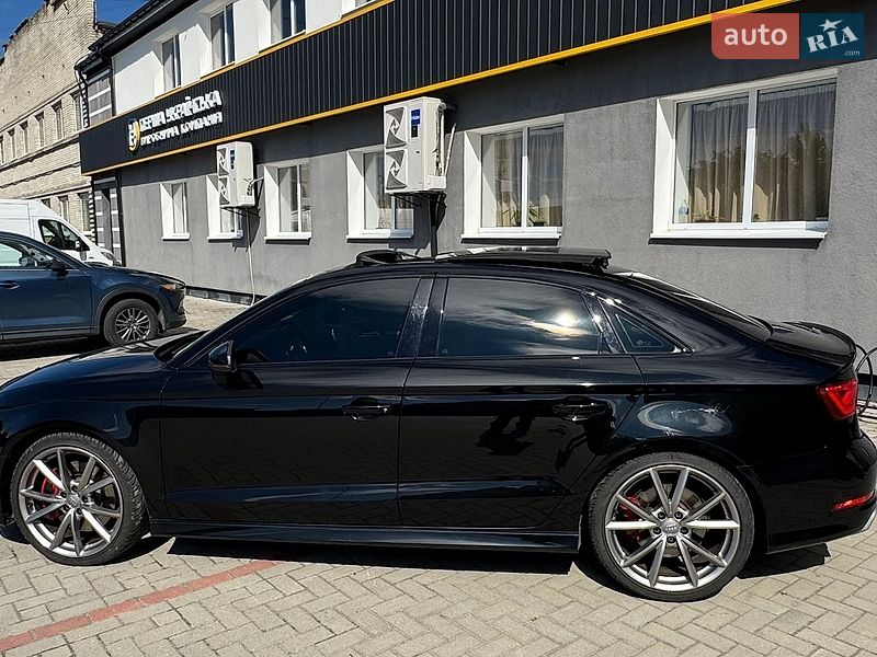 Седан Audi S3 2015 в Шептицькому