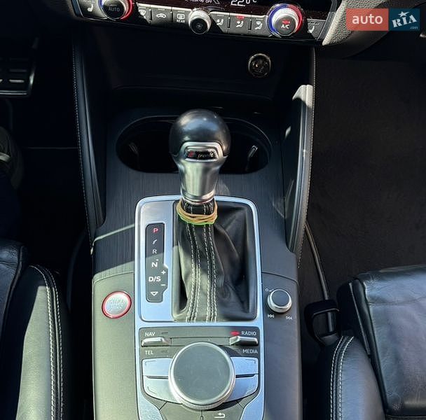 Седан Audi S3 2015 в Шептицькому