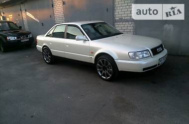 Седан Audi S4 1992 в Києві