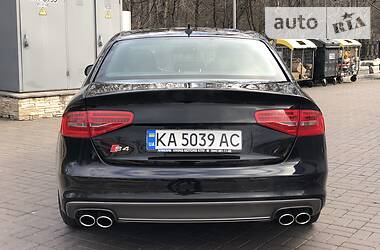 Седан Audi S4 2015 в 