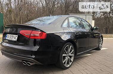 Седан Audi S4 2015 в 
