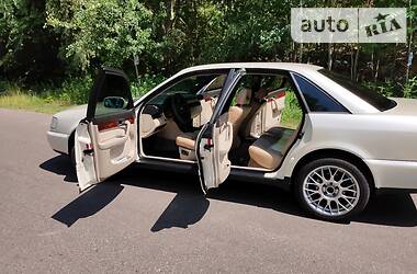 Седан Audi S4 1992 в 