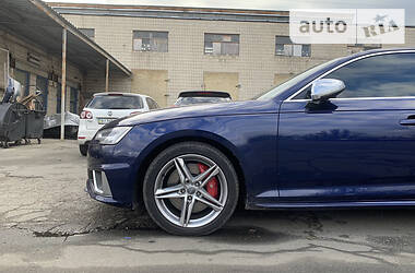 Седан Audi S4 2019 в Киеве