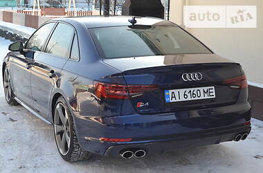 Седан Audi S4 2018 в Киеве
