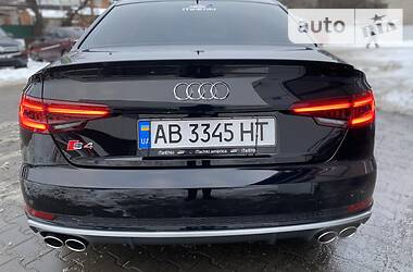 Седан Audi S4 2019 в Киеве