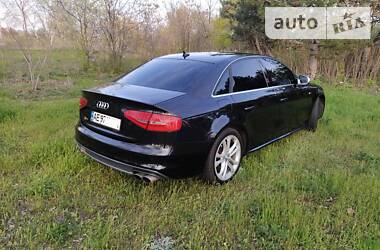 Седан Audi S4 2013 в Днепре