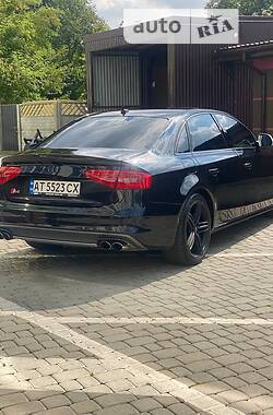 Седан Audi S4 2013 в Івано-Франківську