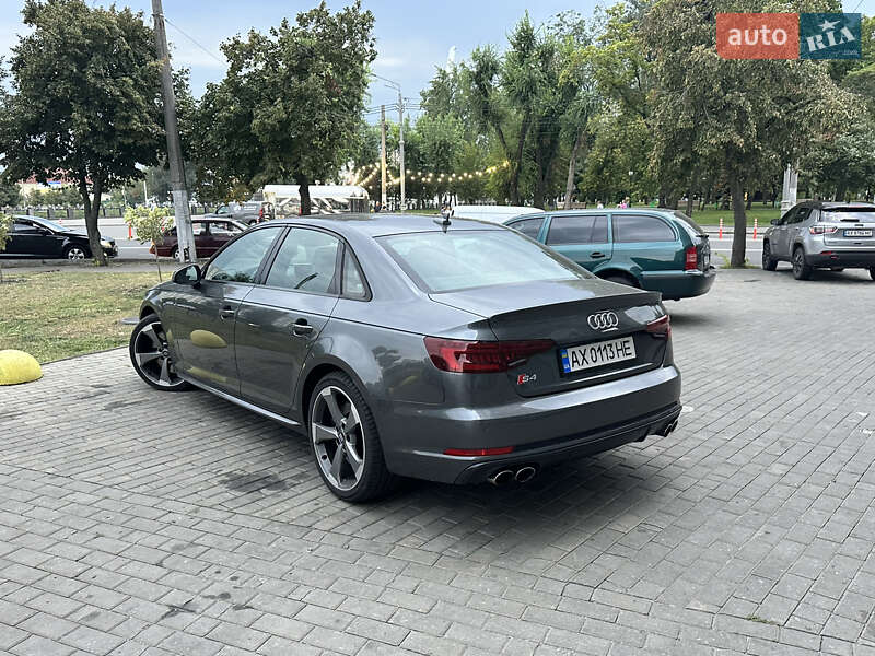 Седан Audi S4 2018 в Харькове