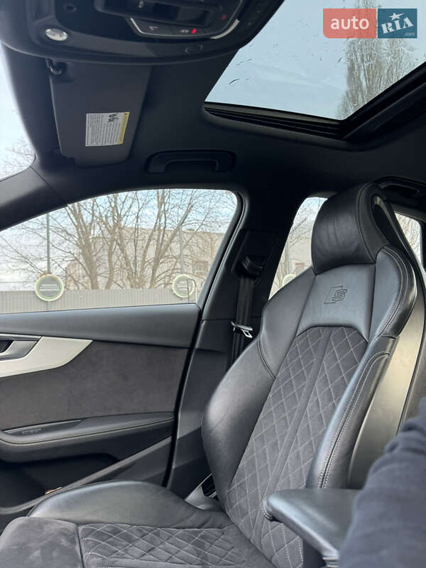 Седан Audi S4 2018 в Харькове