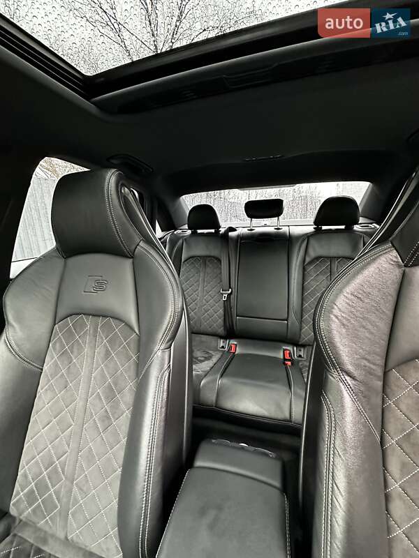 Седан Audi S4 2018 в Виннице