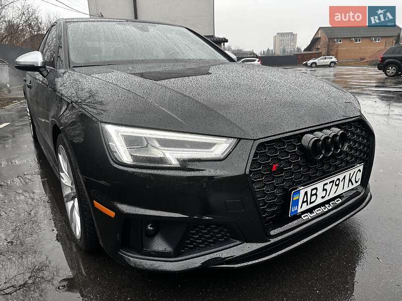 Седан Audi S4 2018 в Виннице