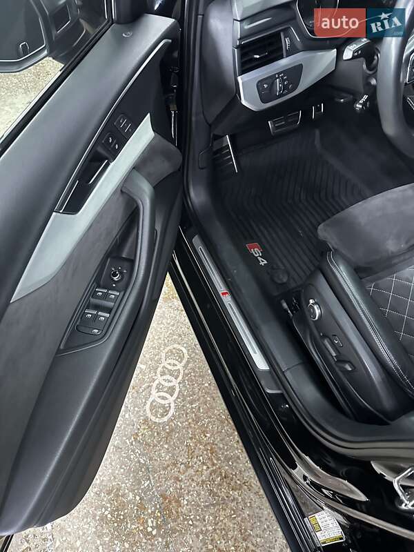 Седан Audi S4 2018 в Виннице