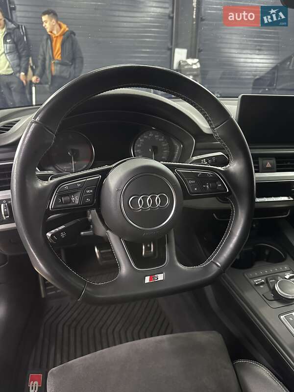 Седан Audi S4 2018 в Виннице